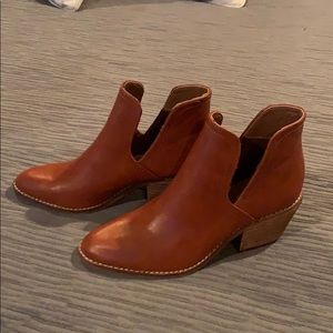 Cognac booties